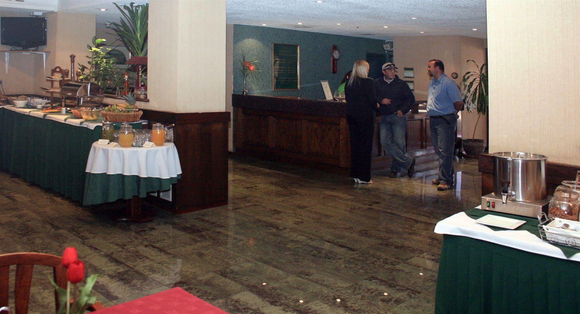 Hotel Diego De Almagro Los Angeles Exterior photo